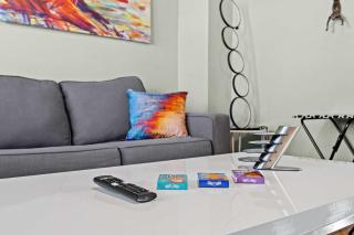 Cozy Downtown Stay w Private Backyard & Parking - 3