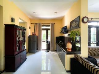 The Lake Breeze Bangalow Embogam - 1