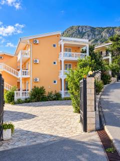 ONE LOVE Montenegro - 0