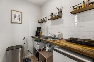 Studio Getaway | Walk to Mt Iron & Wanaka Town - 8