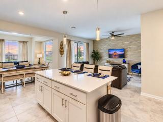 Lovely Thematic 2BR with 2 Clubhouses & Waterpark - 4