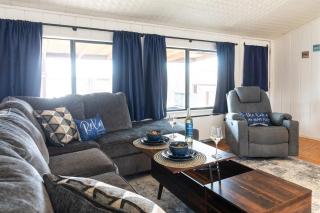 Best Sunsets on the Lake 2-Bed 1-Bath Gameroom - 6