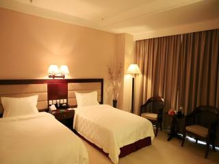 Cheerful Hotel - 2