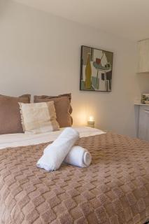 Lower Hutt Hideaway - 8