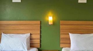 Ponburi Hotel - 1