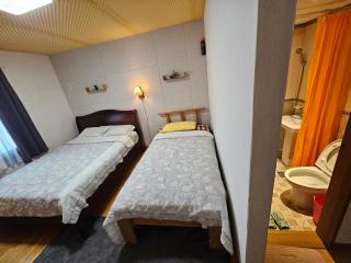 Tongyeong One Guesthouse - 7