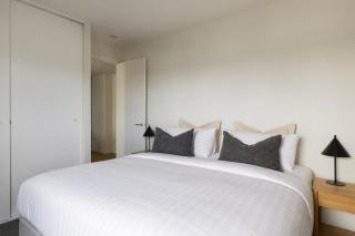 Elegant 2BR Prahran Retreat near Chapel St - 2