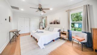 Modern cozy residential home local experience - 8