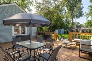 Modern cozy residential home local experience - 7