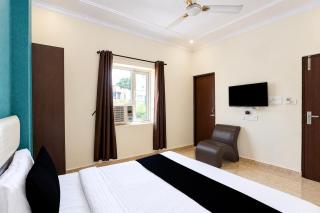 Townhouse Hussainpara Square Formerly Rich Inn - 2