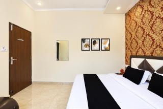 Townhouse Hussainpara Square Formerly Rich Inn - 1