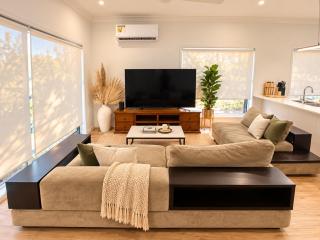 Sensational Brand New 5 Bedroom House - 2