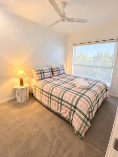 Sensational Brand New 5 Bedroom House - 1