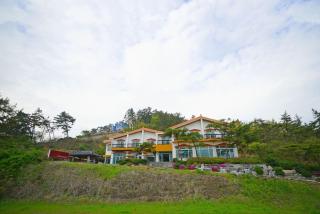 Buan Byeonsan Peninsula With Hill Pension - 6