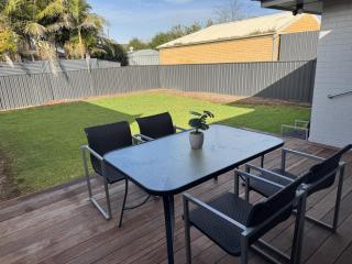 3Bed 2Bath home - Nth Central Reno metres from Hosp w Wifi - 9