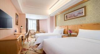 Vienna Hotel Guangdong Huidong Herung Pedestrian Street - 3