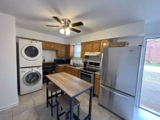 Sleek Modern 2-Bedroom Townhouse Near Bardstown Rd - 8