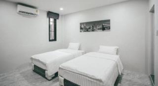 SKY's HOUSE - 2
