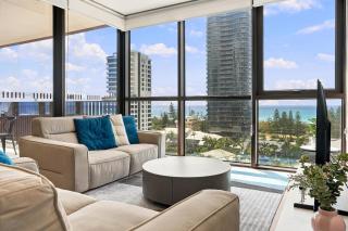 Water Views Heated Pool & Parking - 0