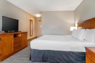 Country Inn & Suites by Radisson, Rossford - Toledo South - 8