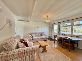 The Look Out, A 2 Bedroom Chalet with Allocated Parking - 0