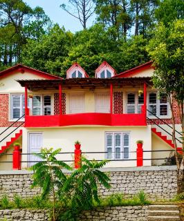 Binsar Jungle House Home Stay- A Binsar Forest Retreat - 9