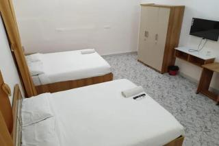 FabHotel Leema Tourist Home - 3