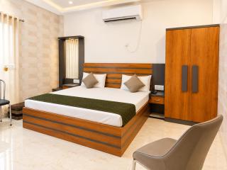 The Grand Neer Mala Palace Ayodhya Premium Heritage Stay with Elegant Rooms, Modern Amenities & Family Comfort Near Shri Ram Janmabhoomi Temple - 4