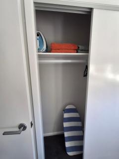 Luxarious room stay- 25 min to Melbourne Airport and next to Hume Freeway - 4