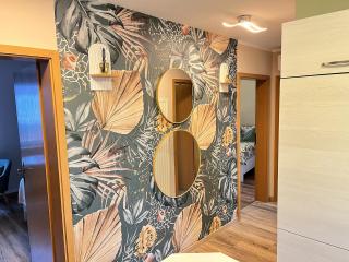 -Fewo Benz- Exklusive Ferienwohnung im Stadtzentrum von Wittenberge Modernes Ambiente, 3 Einzelzimmer für bis zu 6 Gäste - voll ausgestattet mit Waipu-TV und High-Speed-WLAN Bettwäsche und Handtücher inklusive! - 1