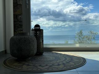 La Bella Villa - Seafront Suite - 7