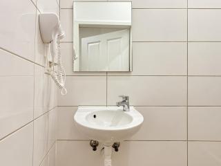 Long-Term 2BR & Living Area Near Westbahnhof - 9