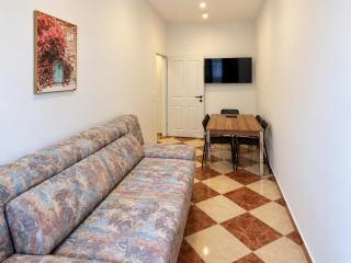 Long-Term 2BR & Living Area Near Westbahnhof - 8