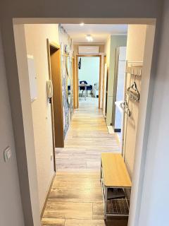 Fewo Benz 3 Exklusive Ferienwohnung im Stadtzentrum von Wittenberge 4 Schlafzimmer für bis zu 5 Gäste voll ausgestattet mit Waipu TV Klimaanlage und WLAN Bettwäsche & Handtücher inklusive - 8