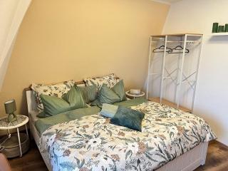 Fewo Benz 3 Exklusive Ferienwohnung im Stadtzentrum von Wittenberge 4 Schlafzimmer für bis zu 5 Gäste voll ausgestattet mit Waipu TV Klimaanlage und WLAN Bettwäsche & Handtücher inklusive - 7