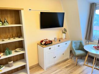 Fewo Benz 3 Exklusive Ferienwohnung im Stadtzentrum von Wittenberge 4 Schlafzimmer für bis zu 5 Gäste voll ausgestattet mit Waipu TV Klimaanlage und WLAN Bettwäsche & Handtücher inklusive - 2