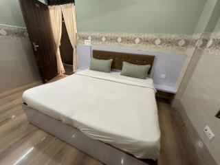 FabHotel Ivorza - 6