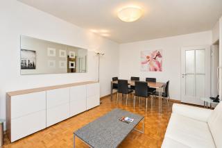 Queen Bed, Private Balcony, Central - Ghost 13 - 2