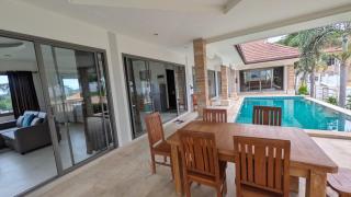 Palms, Pool & Sea Views - 9