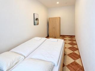 Well-Located 1BR & 1LR for Long-Stay Friendly - 9