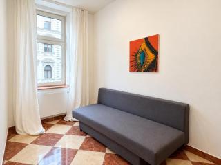 Well-Located 1BR & 1LR for Long-Stay Friendly - 2