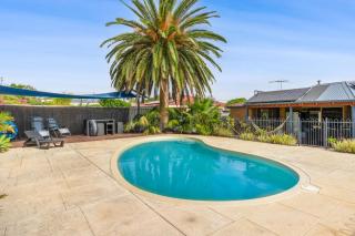 Relaxed Coastal Living with Poolside Bliss - Mullaloo - 1