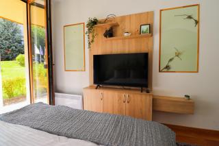 F6 Artistic Mountain Studio with Spa Patio Parking - 2