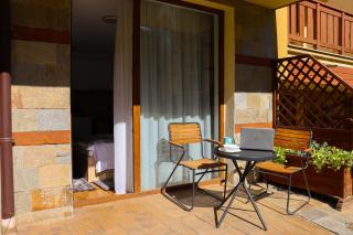 F6 Artistic Mountain Studio with Spa Patio Parking - 6