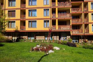 F6 Artistic Mountain Studio with Spa Patio Parking - 5