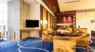 Regal Plaza Hotel & Residence Waigaoqiao - 2