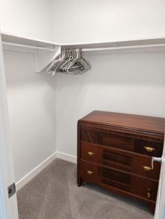 Spacious Yorkton Apartment - 7