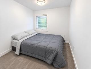 Spacious Yorkton Apartment - 6