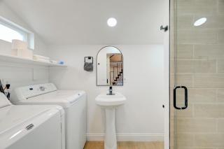 Chic & Cozy Casita-10 min to Fremont St + Free Uber Airport Pickup - 3