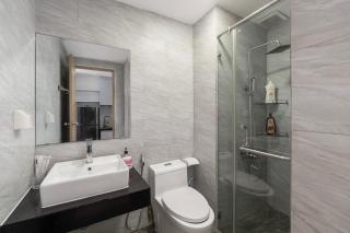 Rivergate Apartment, Infinity, neflix chill, Pool - 5